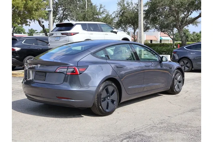 $23959 : Tesla Model 3 2023 4dr Sedan image 10