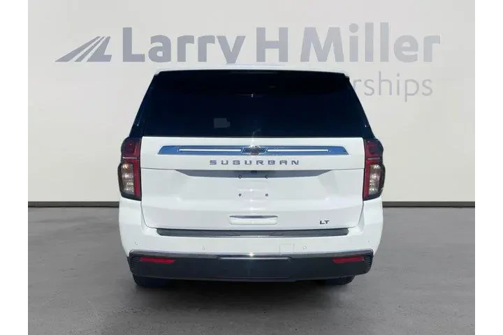 Chevrolet Suburban 2021 4x4 image 4