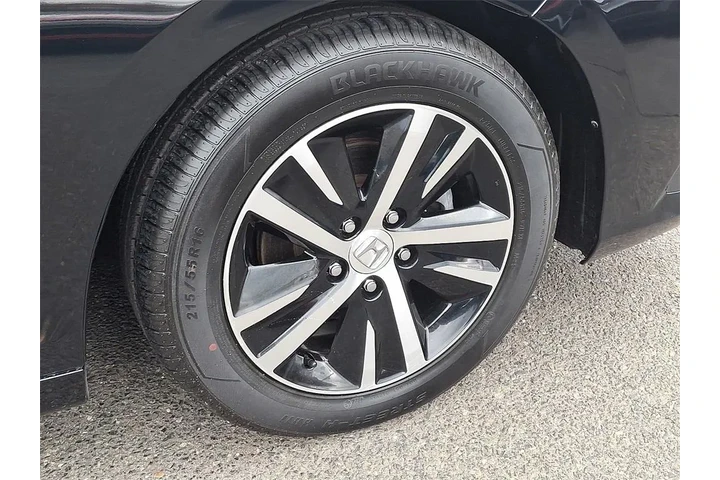 $20995 : Honda Civic 2024 LX 4dr Hatc image 8