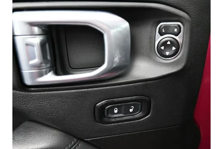 $30991 : Jeep Wrangler Unlimited 2022 image 6