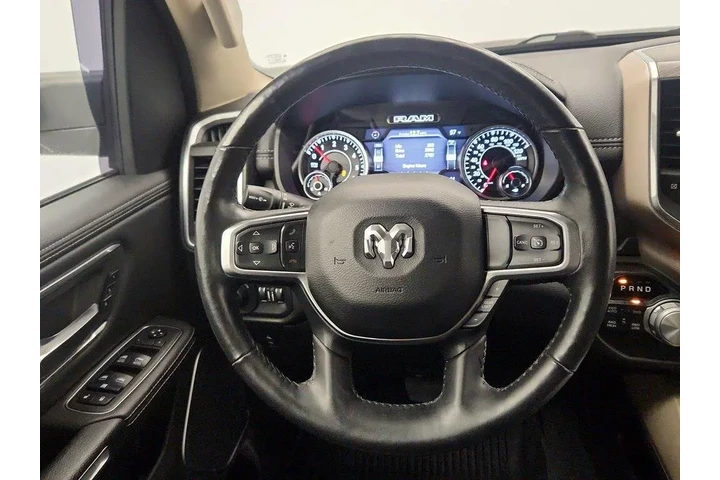 $30998 : Ram 1500 2019 4x4 Laramie 4d image 10