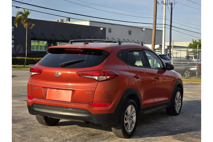 $8999 : Hyundai Tucson image 1