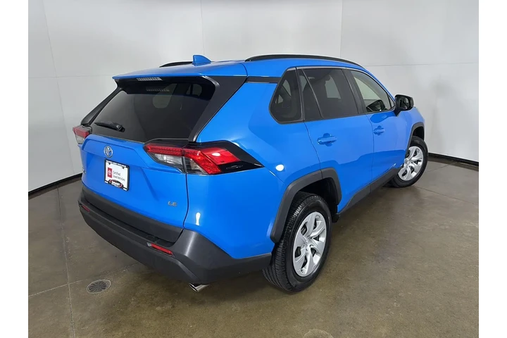 $20000 : Silver Certified 2020 RAV4 LE image 8