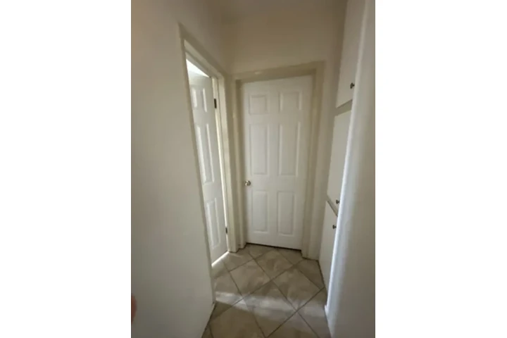 $800 : Cuarto de renta image 2