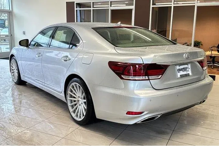 $15995 : Lexus LS 460 2013 4dr Sedan image 6