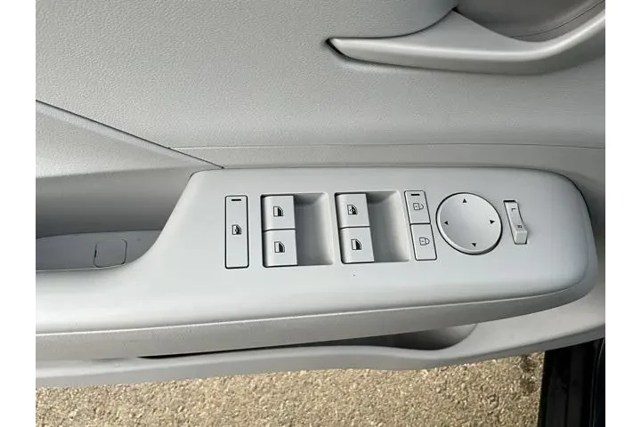 $21992 : Hyundai KONA 2025 AWD SEL 4d image 7