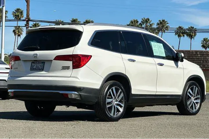 $17690 : Honda Pilot 2017 AWD Touring image 5