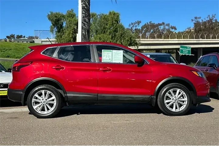 $12473 : Nissan Rogue Sport 2017 S 4d image 4