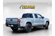 $29997 : Toyota Tacoma 2017 4x4 TRD O thumbnail