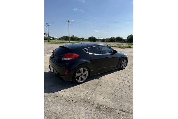 $7900 : 2013 Veloster RE MIX image 3