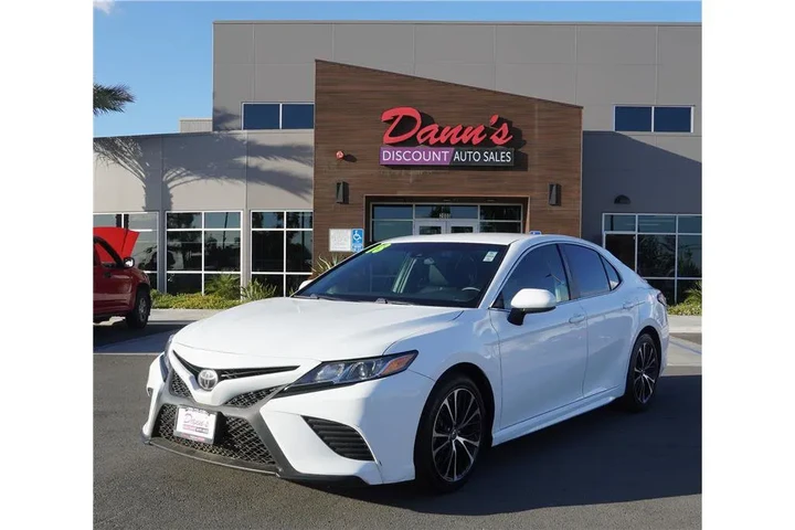 $18284 : 2018 Camry SE Sedan 4D image 1