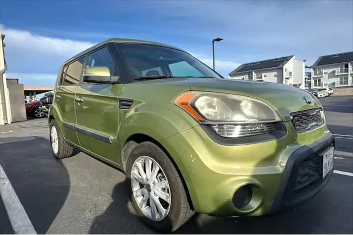 $2750 : Kia Soul 2013 + 4dr Crossove image 3