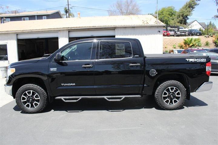 $33995 : 2017 Tundra image 4