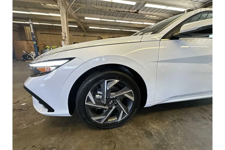 $29888 : Hyundai ELANTRA Hybrid 2025 image 10