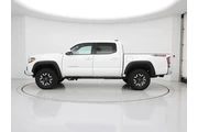 $31998 : Toyota Tacoma 2023 4x4 TRD S thumbnail