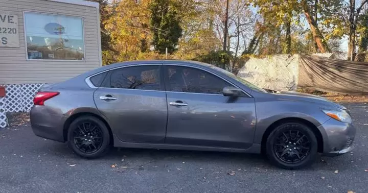 $5800 : 2016 Altima 2.5 S image 9