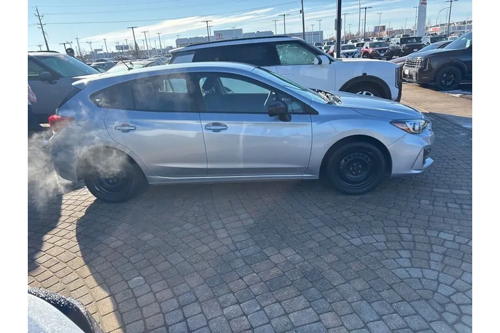 $13990 : 2019 Impreza 2.0i image 4