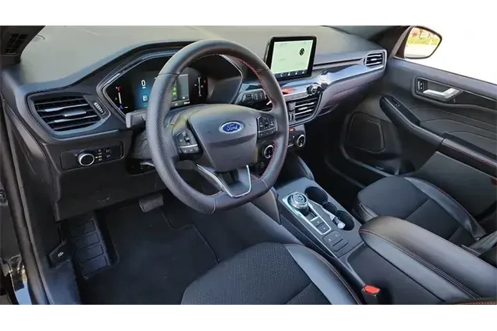 $21979 : Ford Escape 2025 ST-Line 4dr image 9