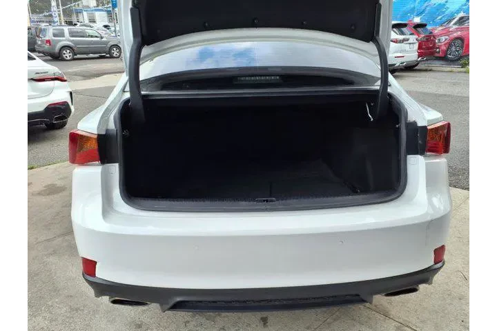 $25999 : Lexus IS 300 2019 4dr Sedan image 7