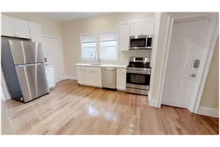 $3900 : Rental property with 2 bedro image 2