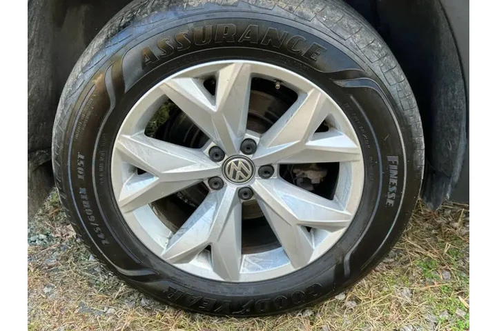 $11550 : 2019 Atlas V6 S 4Motion image 9