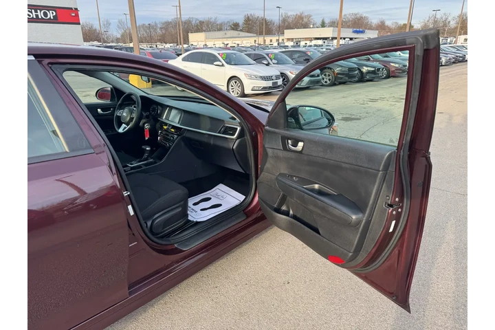 $9980 : 2019 Optima LX Auto image 8