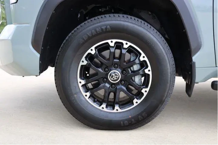 $37703 : Toyota Tundra 2022 4x2 SR5 4 image 9
