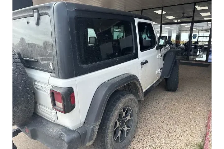 Jeep Wrangler 2021 4x4 Rubic image 4