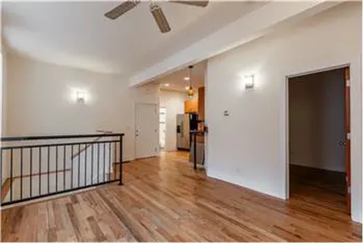 $3600 : Rental property with 3 bedro image 1