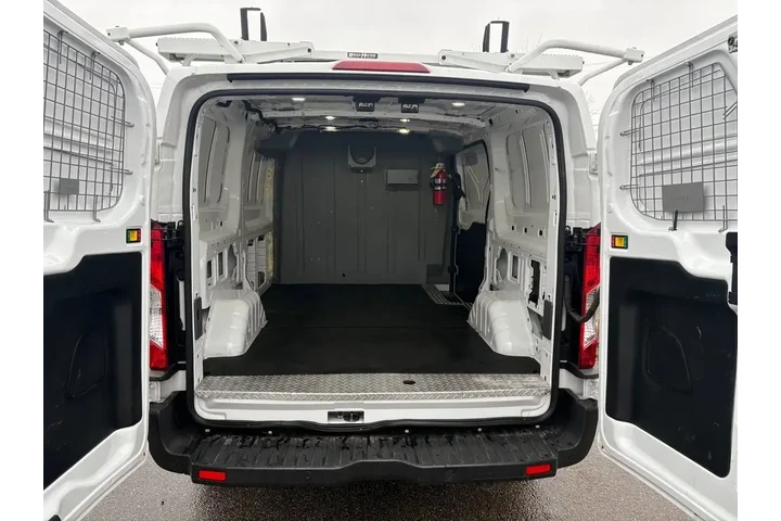 $32546 : Ford Transit 2023 250 3dr LW image 9