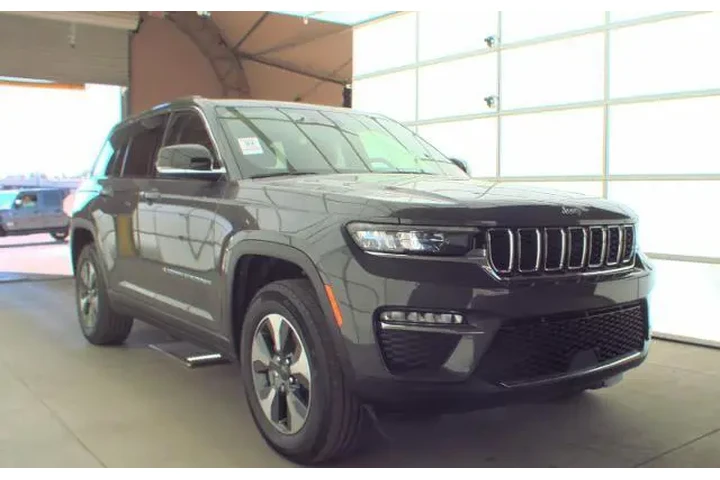 $26647 : Jeep Grand Cherokee 2022 4x4 image 1