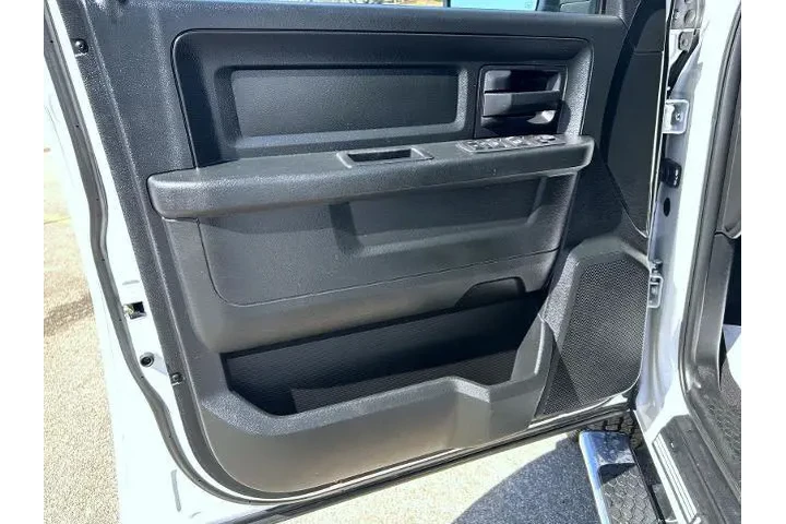 $18495 : Ram 1500 2018 4x4 Express 4d image 9