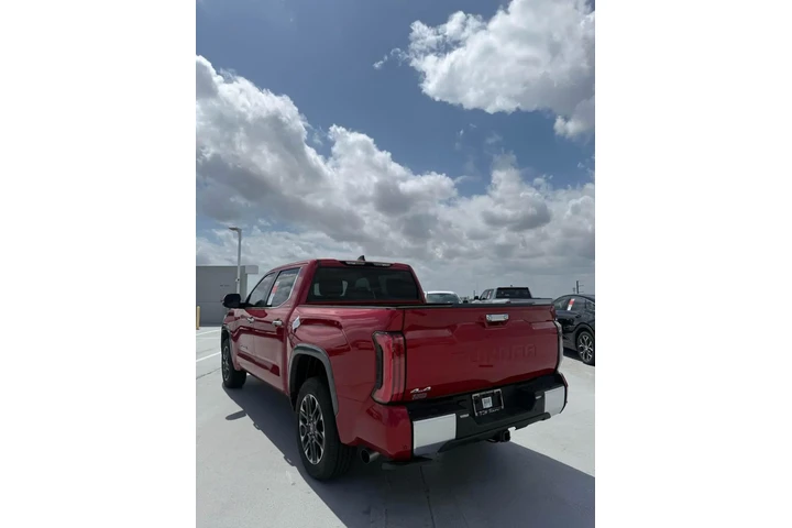 Toyota Tundra Limited image 1
