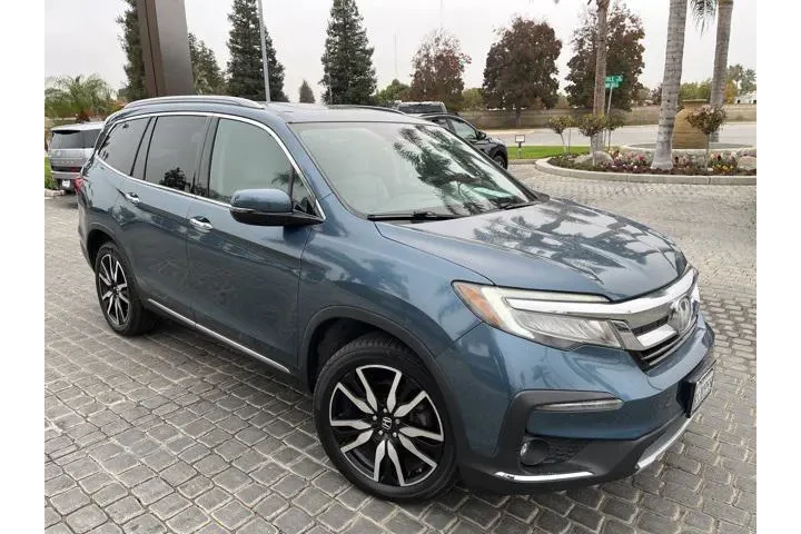 $29990 : Honda Pilot 2021 AWD Touring image 1