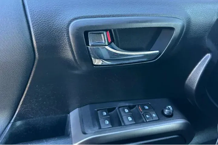 $36995 : Toyota Tacoma 2022 4x2 TRD O image 10