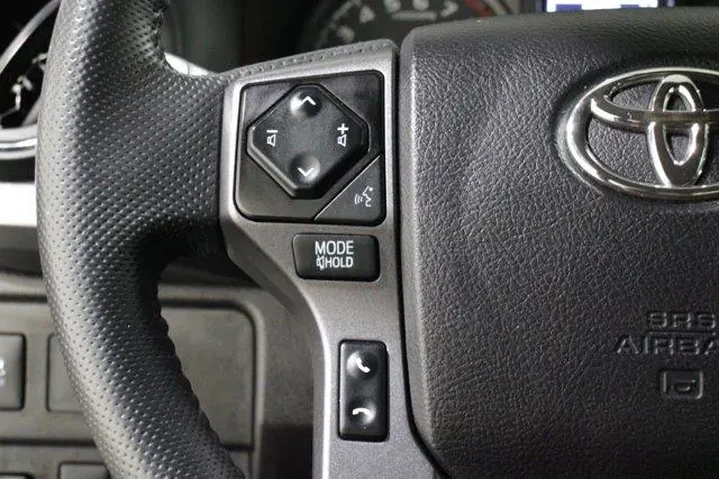 $39998 : Toyota Tacoma 2022 4x4 TRD S image 9