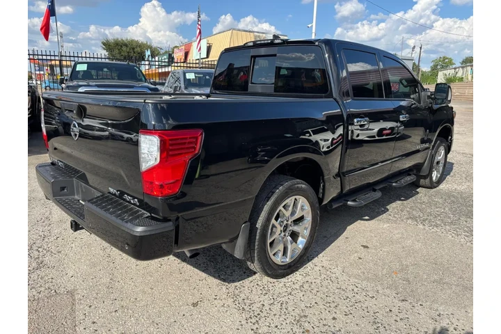 2022 Titan SV image 6