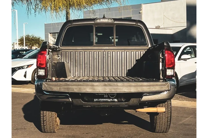 $21477 : Toyota Tacoma 2018 4x2 SR5 4 image 5