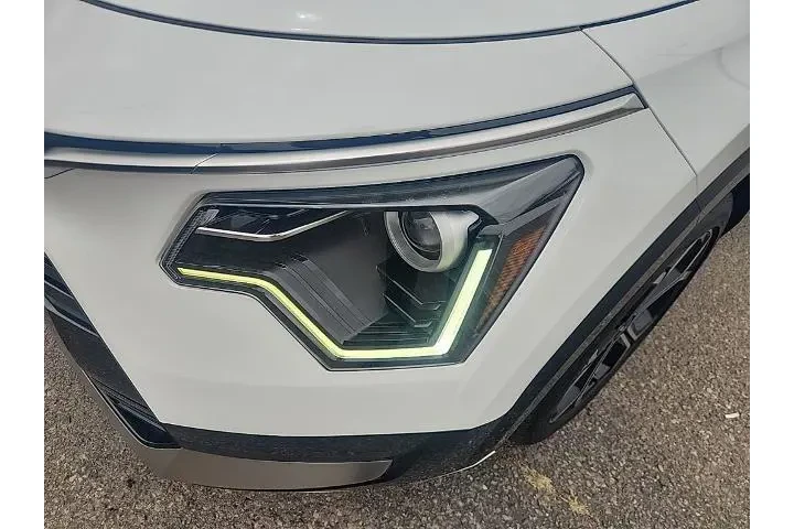 $25491 : Kia Niro 2023 EX 4dr Crossov image 5