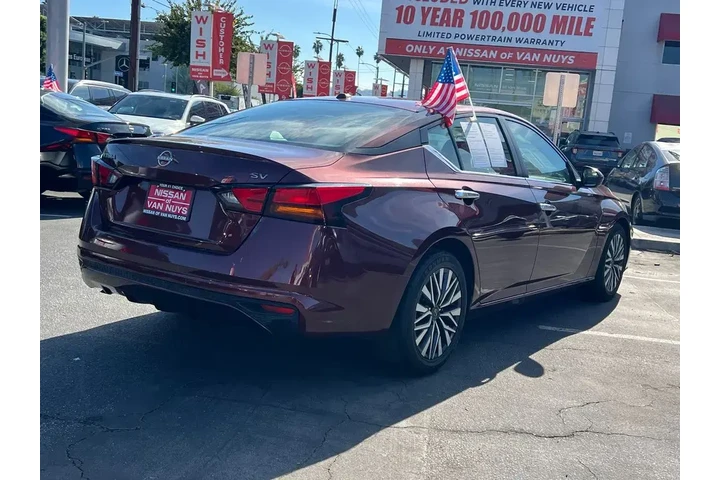 $18998 : Nissan Altima 2023 2.5 SV 4d image 5
