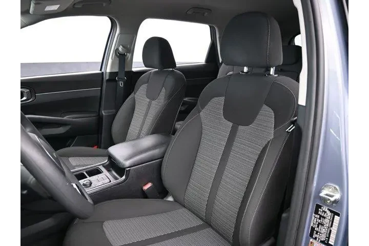 $17996 : Kia Sorento 2022 LX 4dr SUV image 10