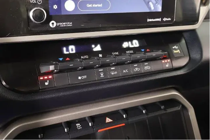 $39289 : Toyota Tundra 2024 4x4 SR5 4 image 7