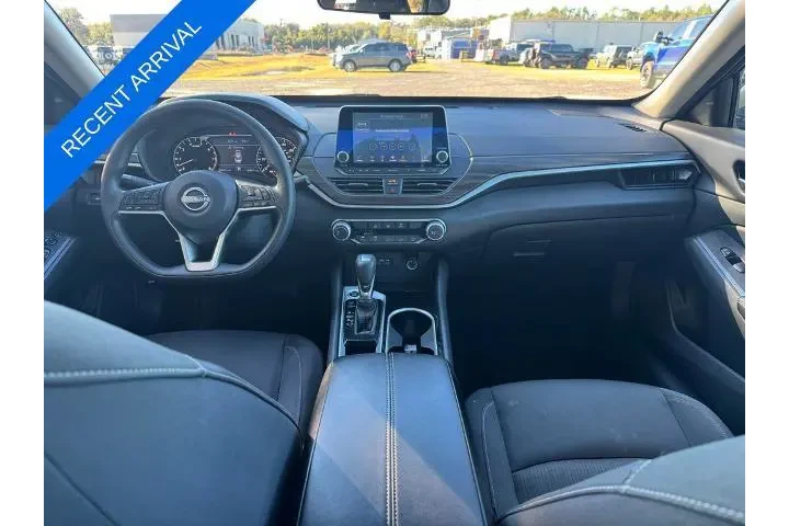 $19585 : Nissan Altima 2024 2.5 SV 4d image 10