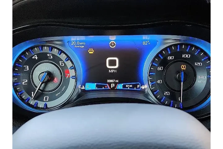 $30990 : Chrysler 300 2023 S V6 4dr S image 9