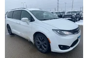 $18900 : Chrysler Pacifica 2019 Touri thumbnail