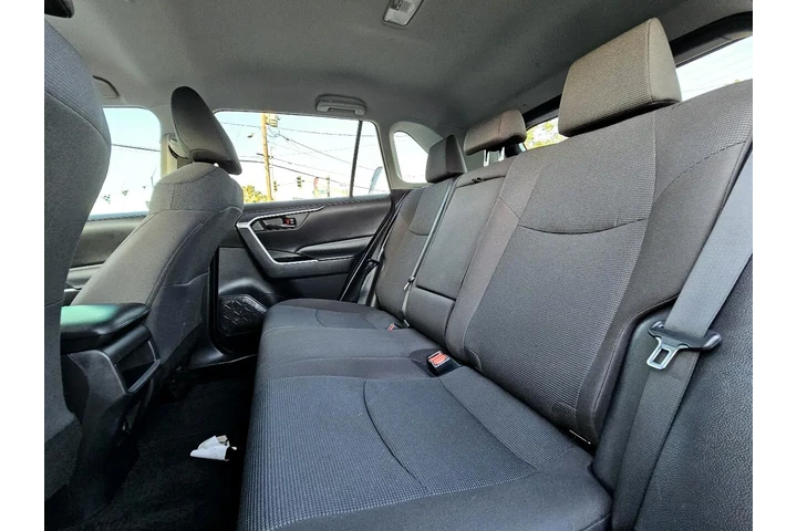 $19995 : 2021 RAV4 LE image 7