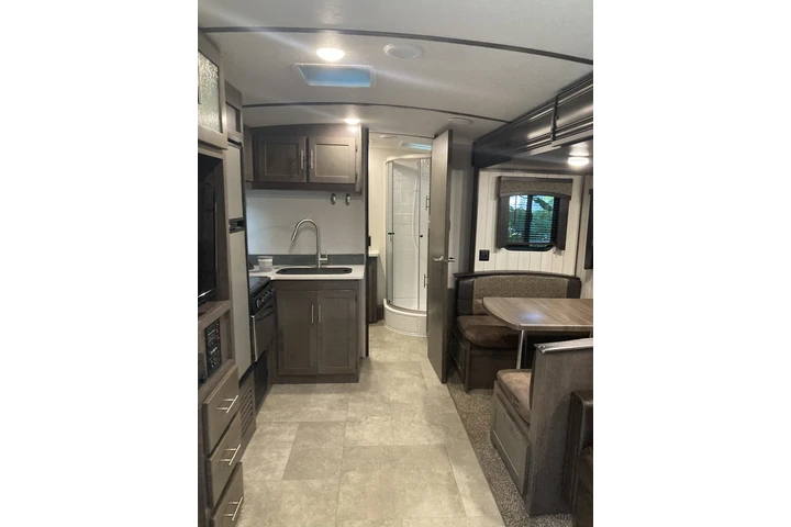 $1300 : RV para renta image 4