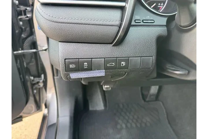 $14900 : Toyota Camry 2018 SE 4dr Sed image 10