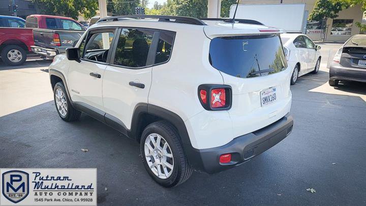 2019 Renegade Sport 4WD image 7