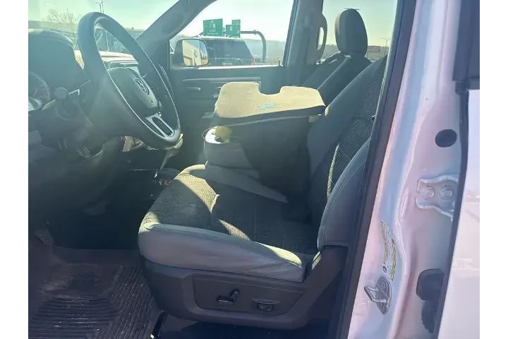 $25995 : Ram 1500 Classic 2020 4x4 SL image 8